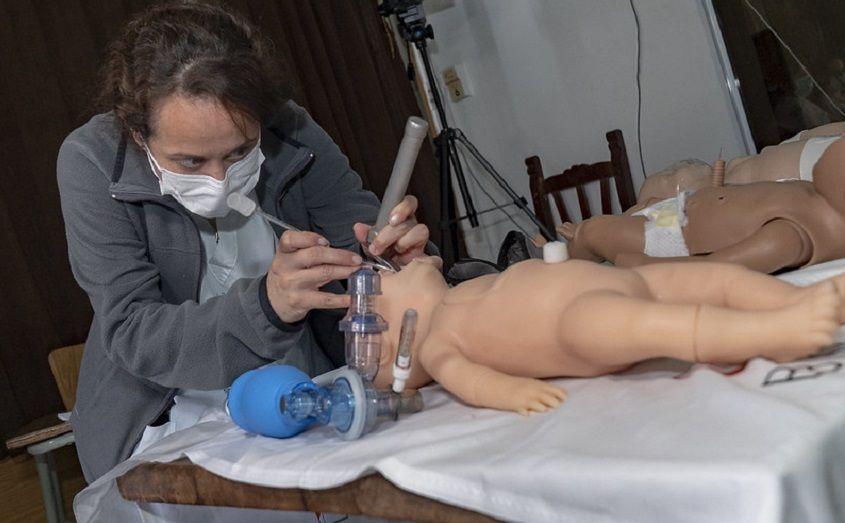 San Isidro: Simulación clínica para perfeccionar la atención en recién nacidos