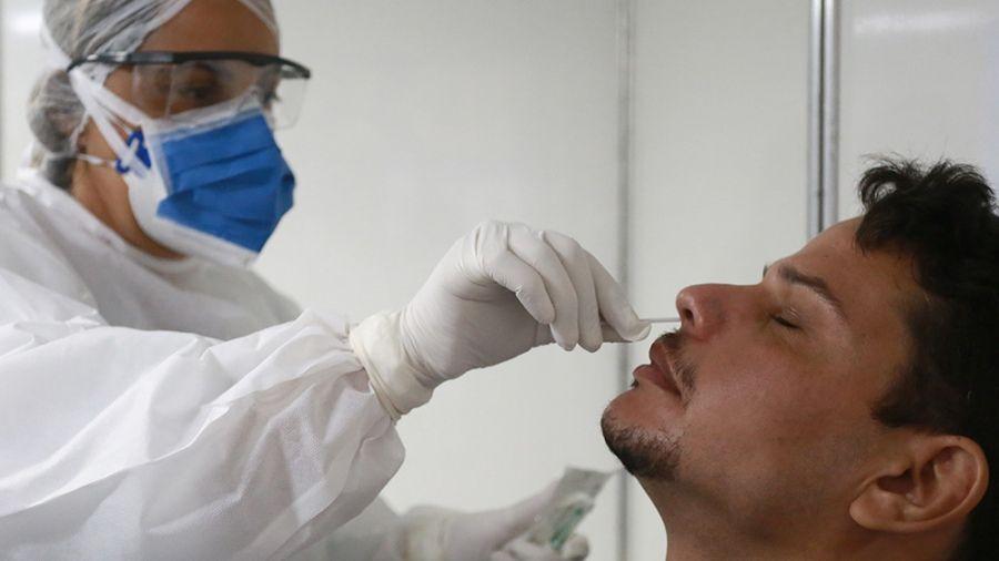 El año comenzó con 44% más de casos de coronavirus que como finalizó el 2020