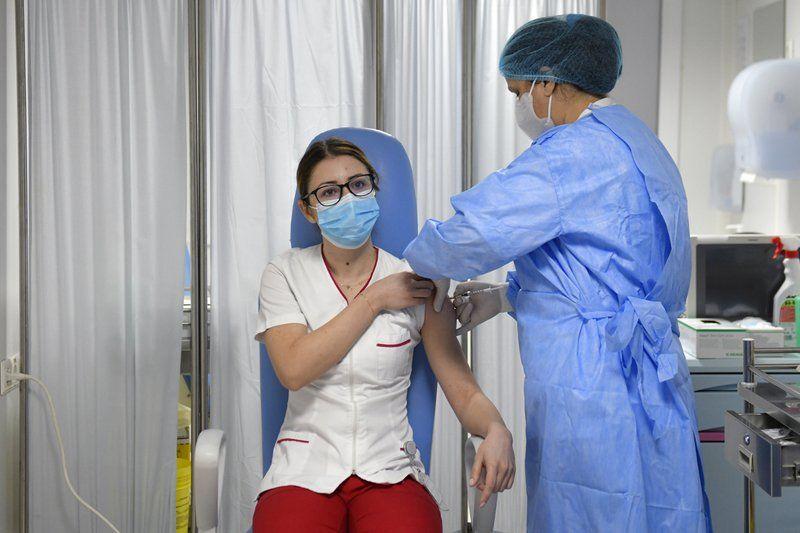 CABA comenzará a vacunar a todo el personal de salud el lunes 1 de febrero