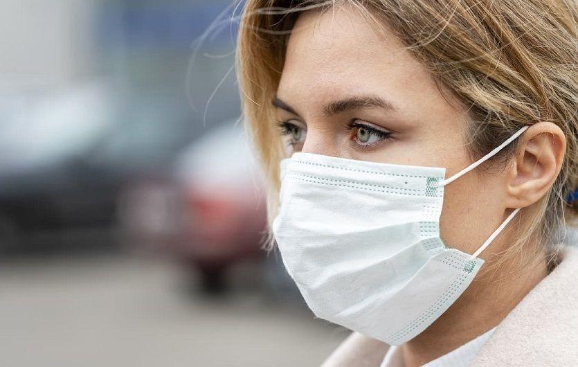 El uso de doble barbijo aumentaría la protección contra el coronavirus