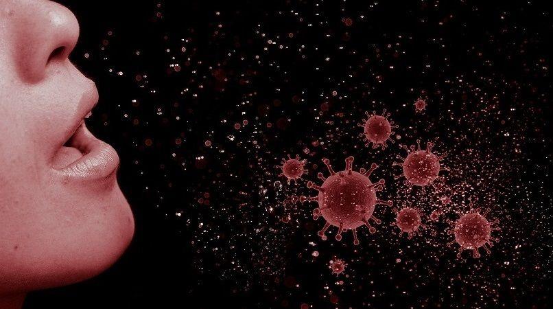 La principal forma de transmisión del coronavirus es por aire