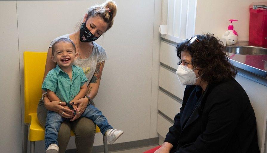 La ministra Vizzotti lanzó la Campaña de Vacunación Antigripal 2021 en el Garrahan