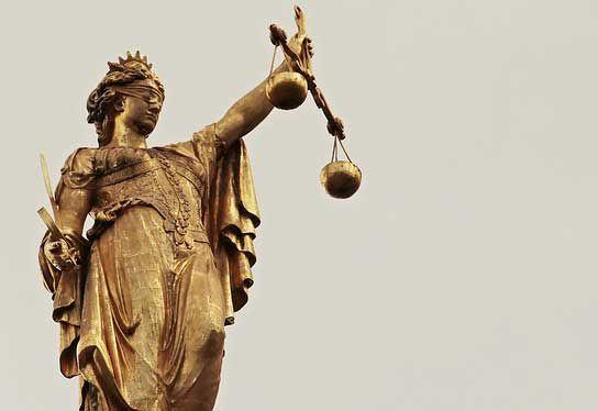 La ley está con los cristianos, la Buena Batalla es urgente