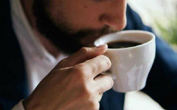 El consumo habitual de café disminuiría el riesgo de muerte a largo plazo en adultos