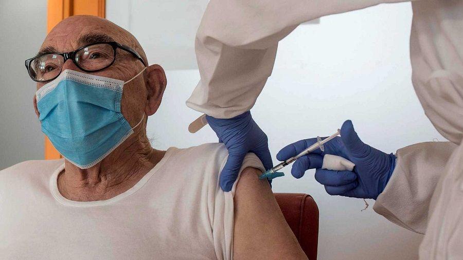 Provincia: Suman más grupos a los priorizados para recibir la vacuna contra la COVID-19