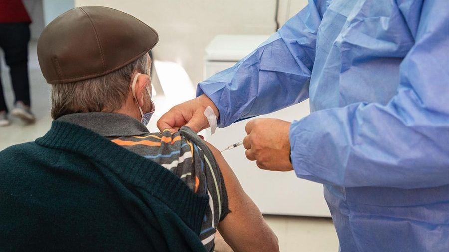 Comenzó la vacunación libre para mayores de 60 años en la Provincia de Buenos Aires