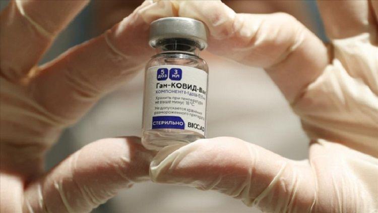 Una sola dosis de Sputnik V genera más anticuerpos en quienes tuvieron COVID-19