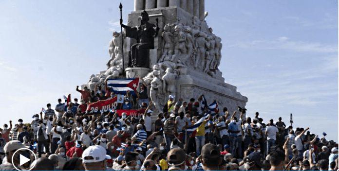¡Cubanos en la calle exigen la libertad!