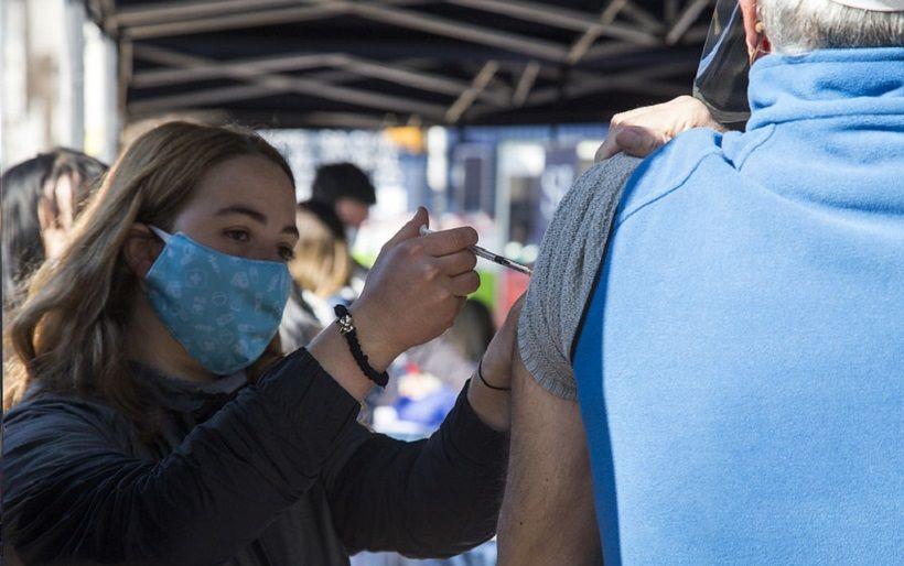San Isidro: Vacunación antigripal y de Calendario Nacional en la vía pública