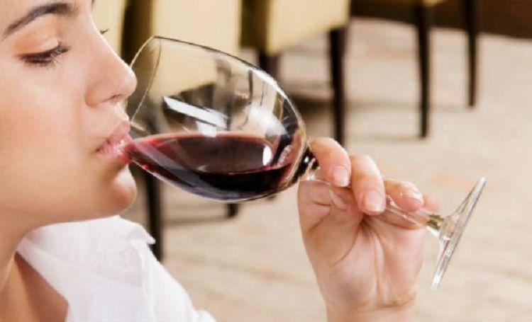 OMS: Estudio relaciona el consumo moderado de alcohol con un mayor riesgo de cáncer