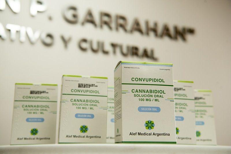 Salud realizó la primera entrega de cannabis medicinal para pacientes con epilepsia del Garrahan