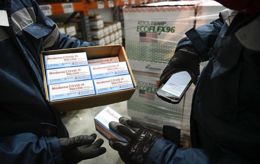 Comenzó la distribución de más de 1,5 millón de dosis de Moderna en todo el país