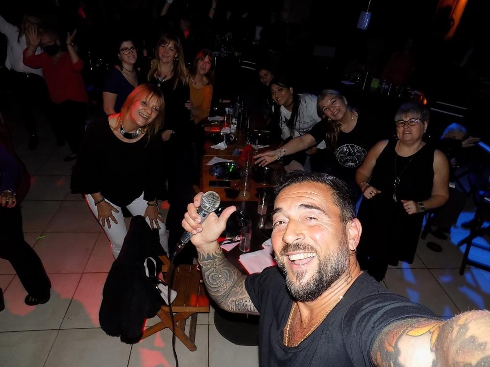 FOTOS SHOW GUSTAVO SANTILLAN EN SALON PACHECO