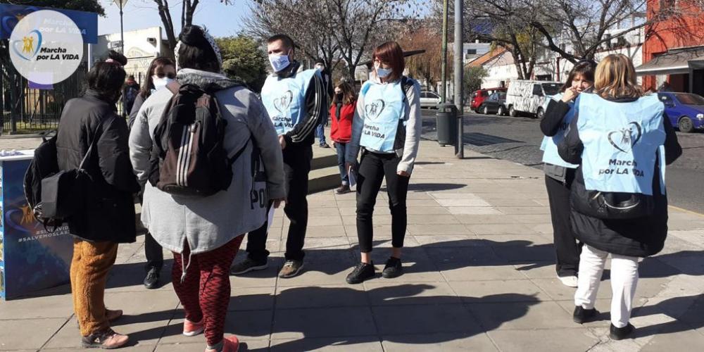 SEGUIMOS EN LAS CALLES DEFENDIENDO LA VIDA
