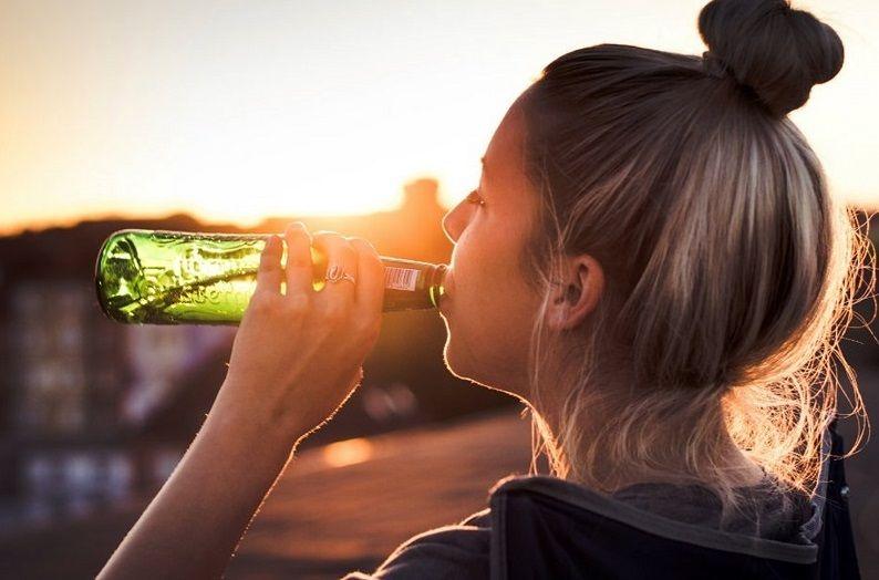 El consumo de alcohol en la adolescencia estaría asociado a un mayor riesgo de cáncer de mama