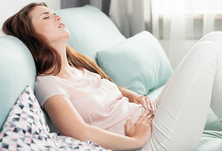 Científicos analizan la relación entre la menstruación irregular y la vacunación