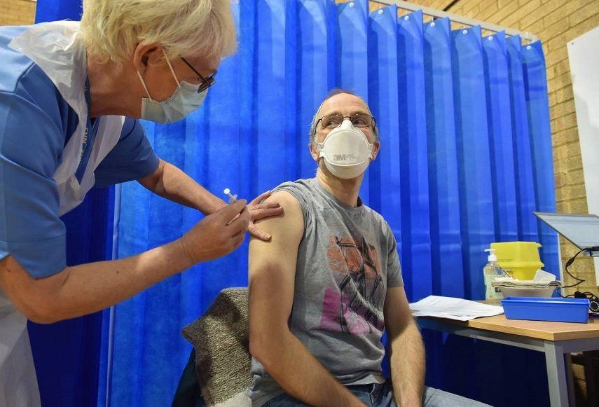 Europa autoriza terceras dosis de Pfizer para mayores de 18 y Moderna para inmunodeprimidos