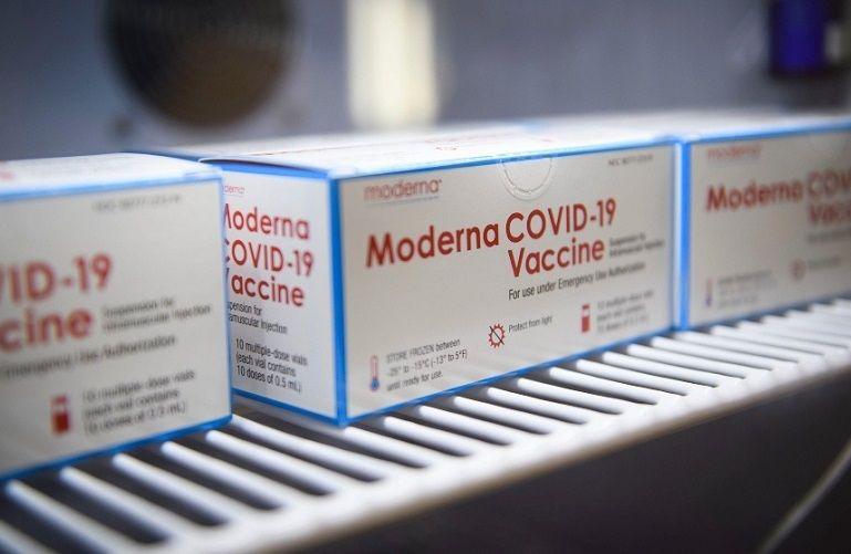 El Gobierno autorizó la aplicación de la vacuna Moderna para mayores de 12 años