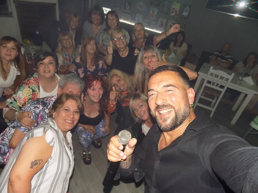 FOTOS SHOW GUSTAVO SANTILLAN EN ¨GUT¨