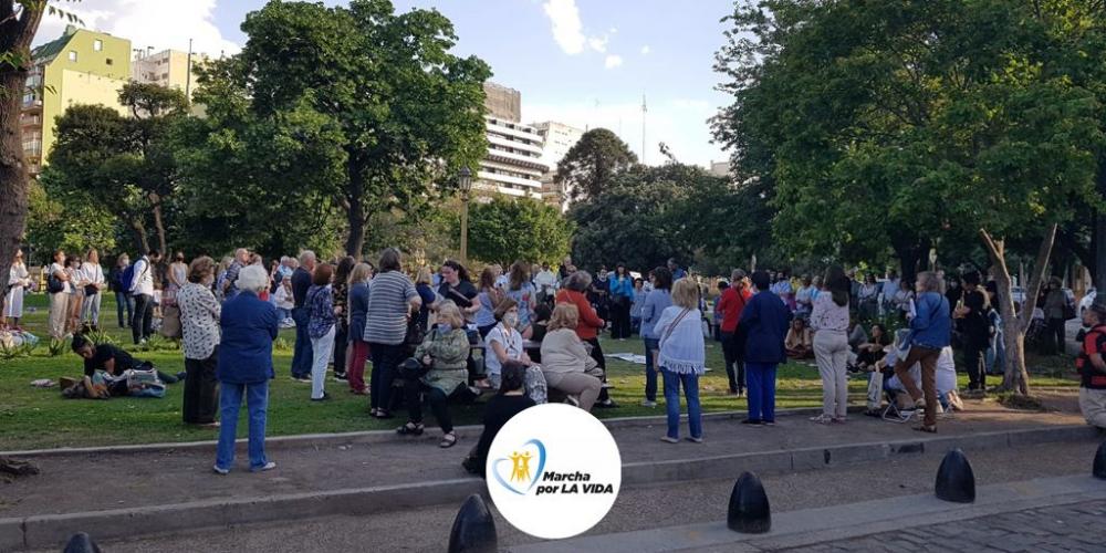 ENCUENTRO DE ORACIÓN EN DESAGRAVIO POR LAS OFENSAS DEL GOBIERNO PORTEÑO