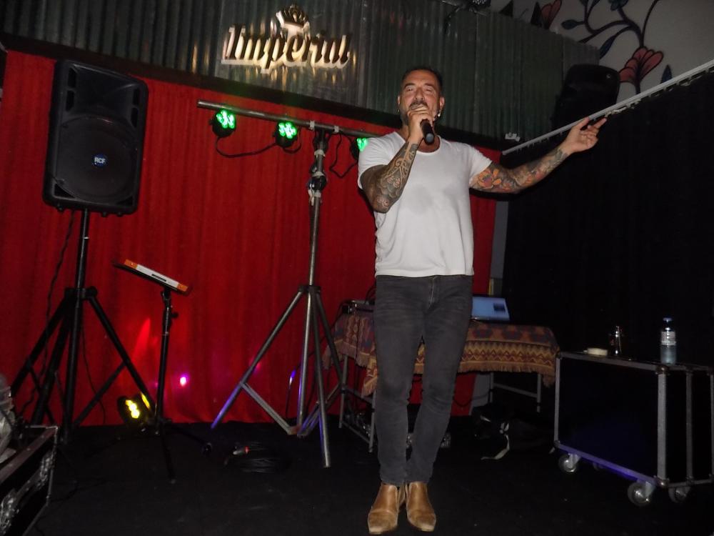 FOTOS SHOW GUSTAVO SANTILLAN EN ¨MALEVO¨