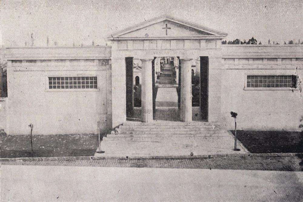 Augusta Tarnassi de Palma. Escultora argentina presente con su obra en el Cementerio Central de San Isidro, por la Lic. Graciela Blanco