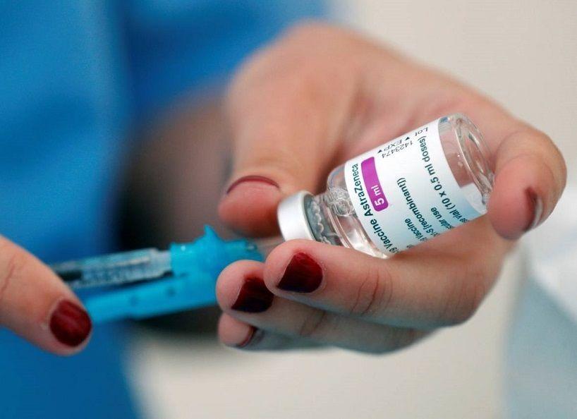 El uso de la vacuna de AstraZeneca puede explicar la menor mortalidad en Gran Bretaña