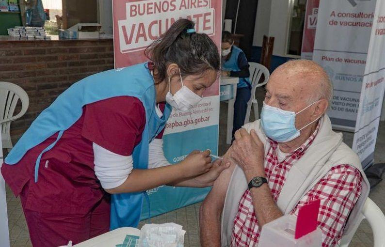 Por decisión de la Provincia momentáneamente no funcionará el vacunatorio del Campo de Deportes Nº 1 de Beccar