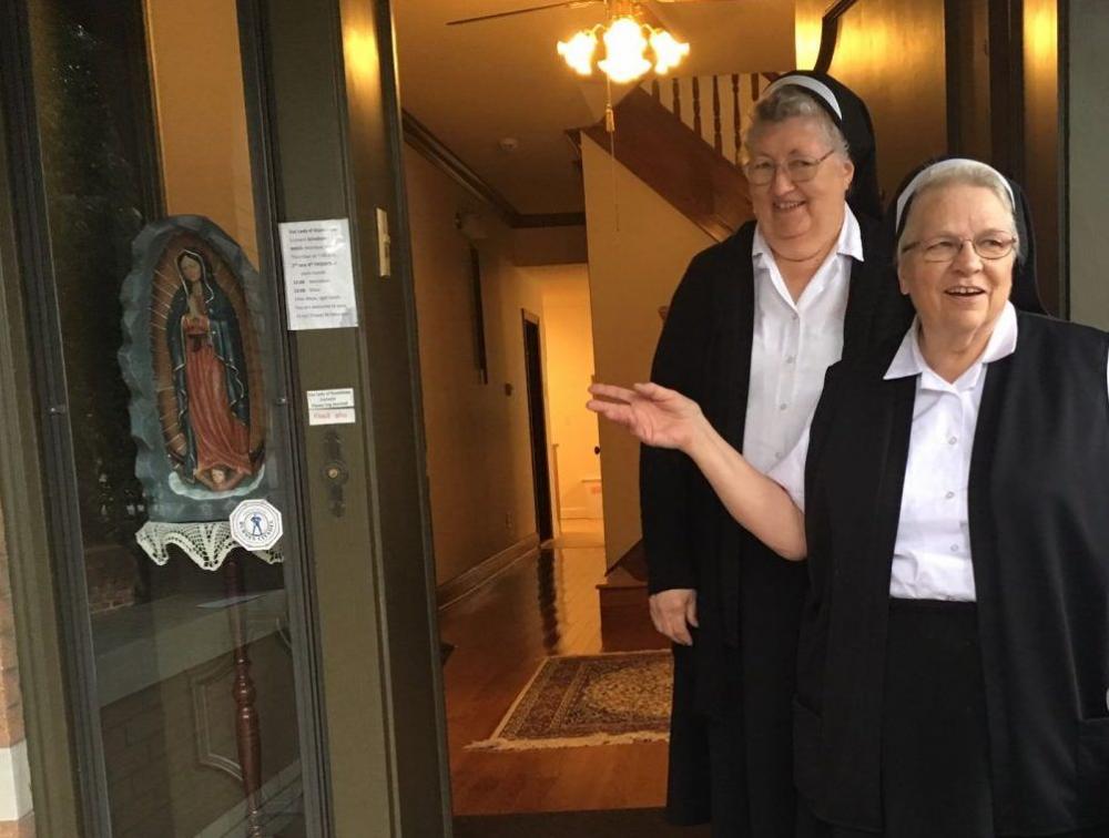 Un convento de monjas frente a Planned Parenthood, primera línea de batalla contra el aborto
