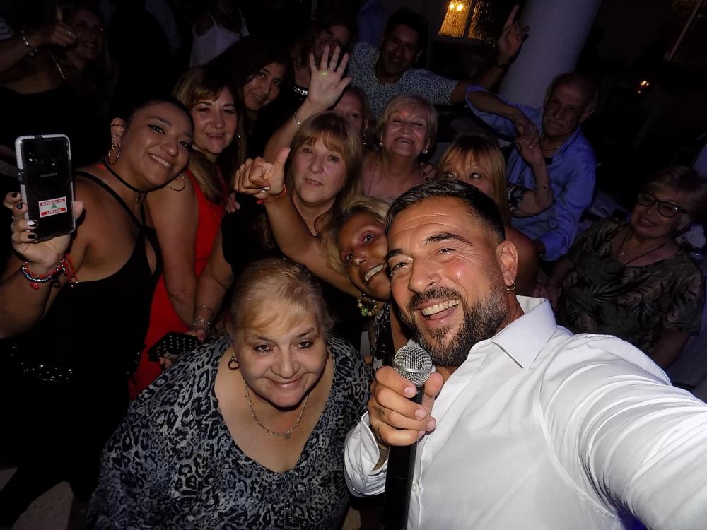 FOTOS SHOW GUSTAVO SANTILLAN EN ¨VIVANCO¨