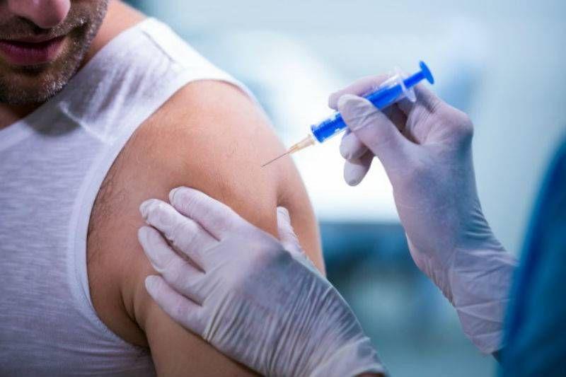 COVID-19: la tercera dosis de la vacuna es fundamental para protegerse frente a Ómicron