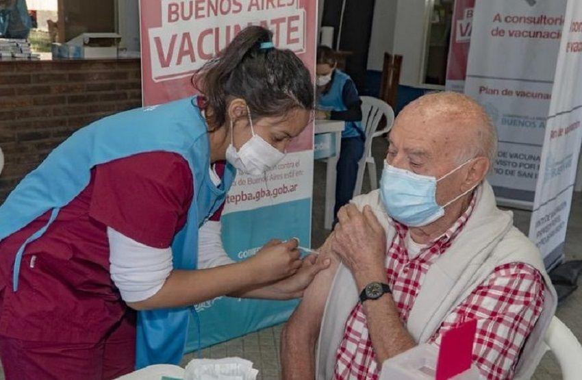Kreplak insistió en que se vacunen quienes tienen que recibir la cuarta dosis