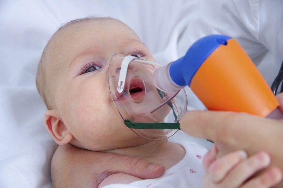 Laringotraqueobronquitis, nuevo síntoma de la COVID-19 en niños