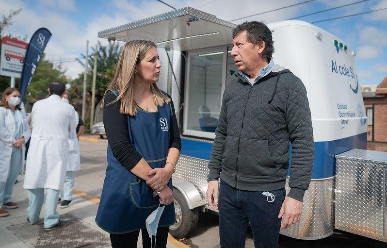 El intendente Posse visitó el operativo de salud visual y dental infantil en Villa Adelina