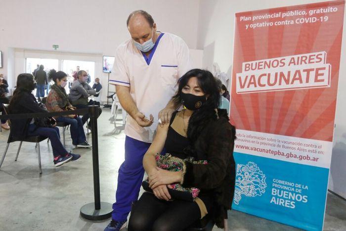 En la Provincia de Bs. As. vacunan con segunda dosis de refuerzo libre para mayores de 18 años
