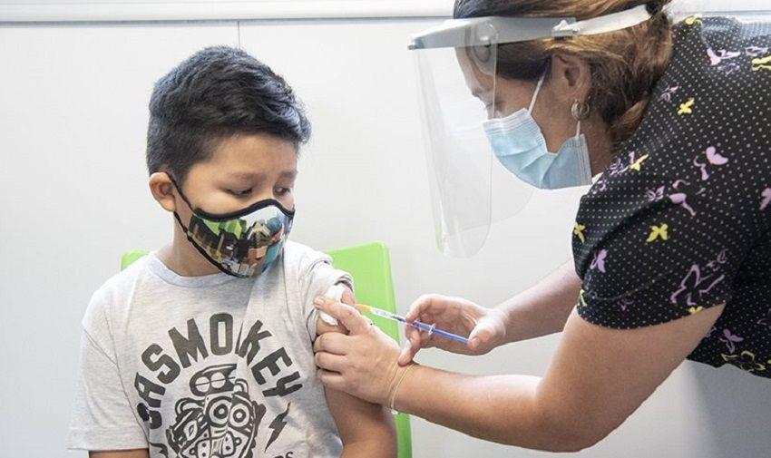 La Provincia comenzó a aplicar la vacuna de refuerzo COVID en chicos y chicas de 5 a 11 años