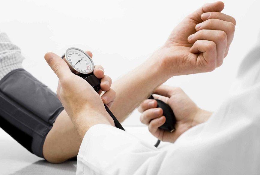 La mitad de las mujeres pueden desarrollar hipertensión arterial en la menopausia