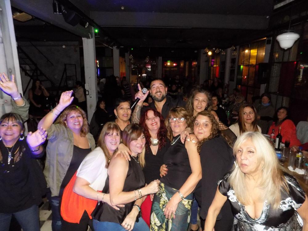 FOTOS SHOW GUSTAVO SANTILLAN EN ¨BANUS¨