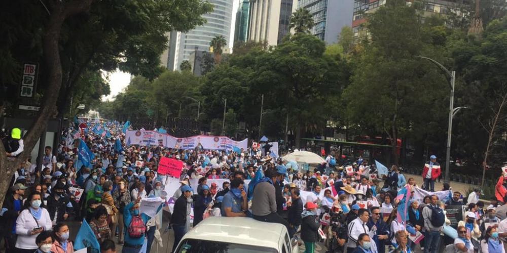 MULTITUDINARIA MARCHA PROVIDA EN MÉXICO