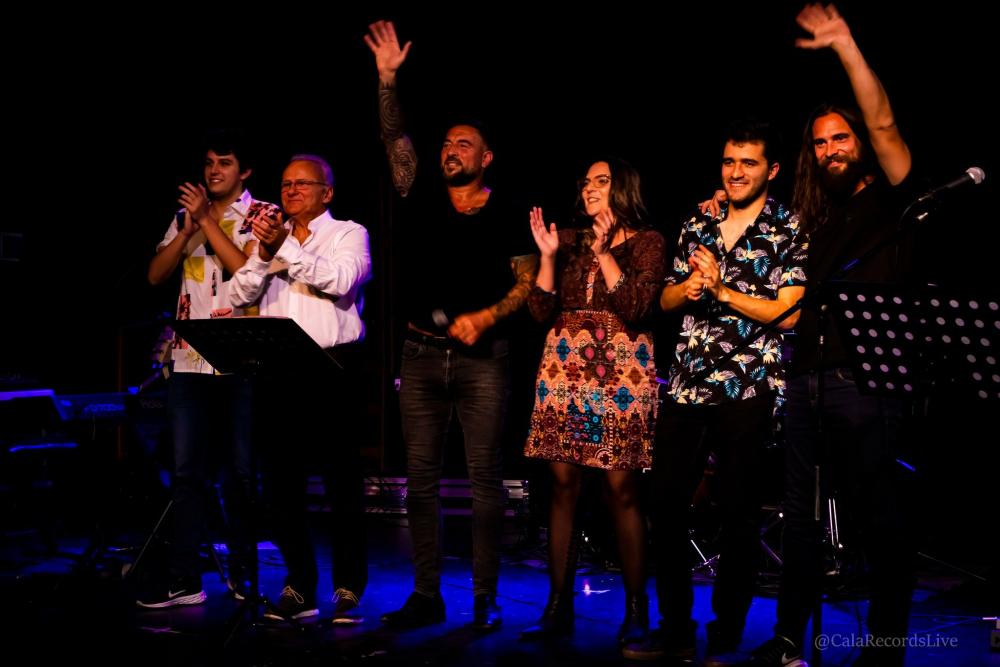 PARA CONTRATACIONES ¨GUSTAVO SANTILLAN LA BANDA¨ 1153798457