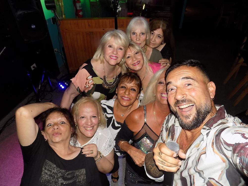 FOTOS SHOW GUSTAVO SANTILLAN EN ¨IRONIK PACHECO¨