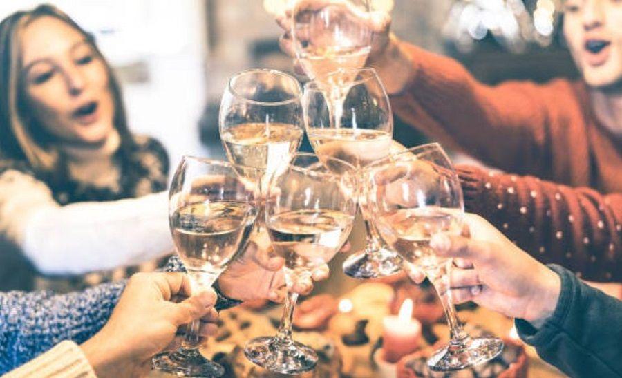 Cómo evitar excesos en las despedidas de año y en las Fiestas