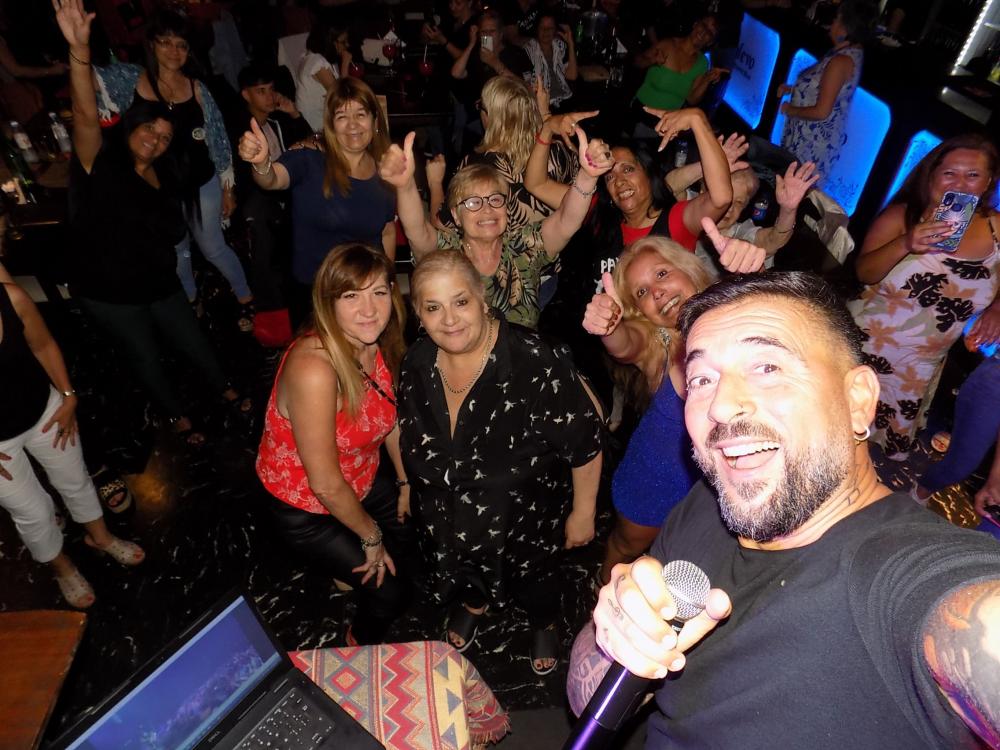 FOTOS SHOW GUSTAVO SANTILLAN EN ¨MALEVO¨