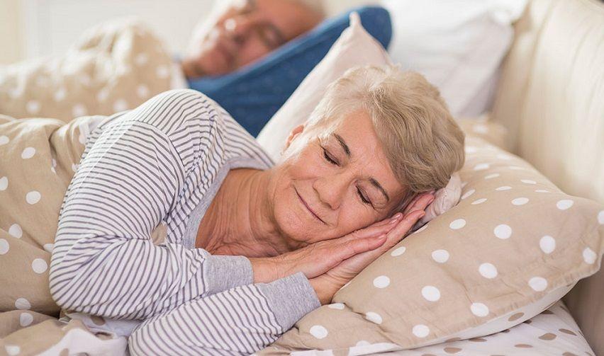 Dormir es clave para la buena salud mental de las mujeres mayores