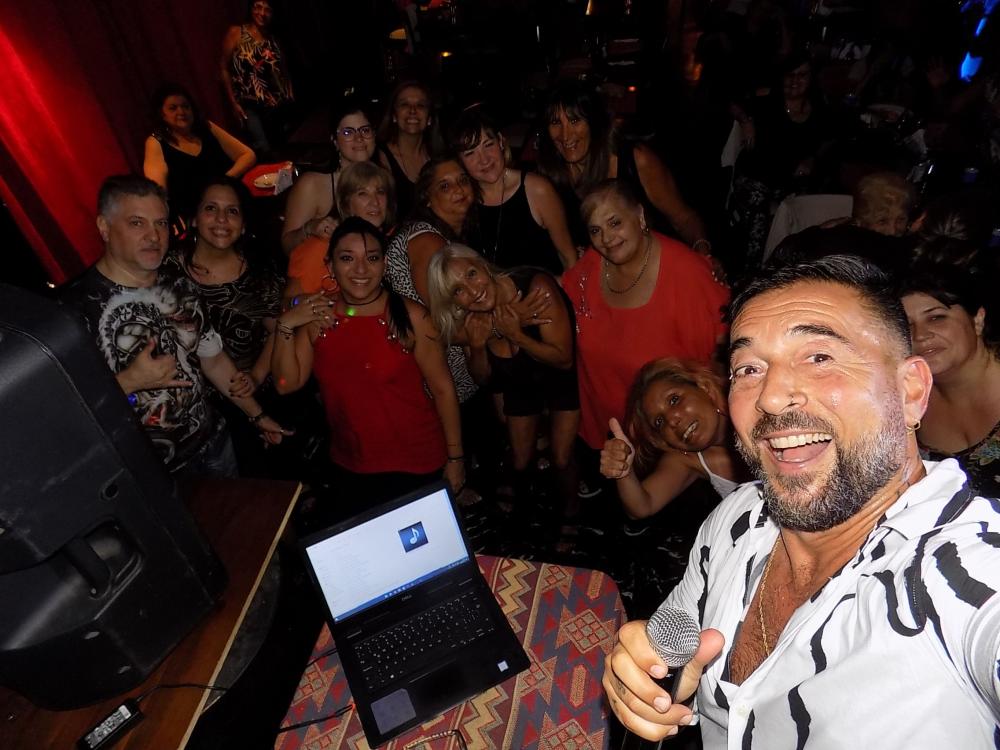 FOTOS SHOW GUSTAVO SANTILLAN EN ¨MALEVO¨