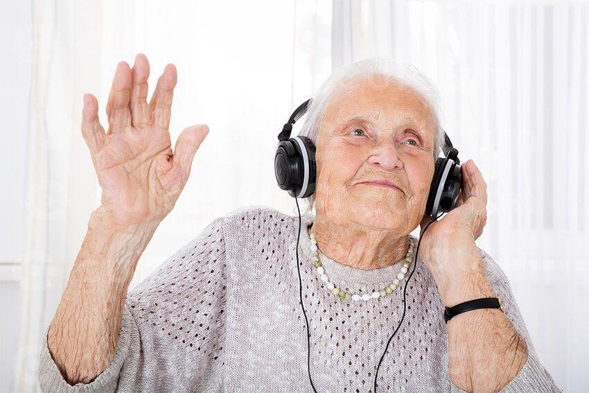 Por qué la música de la juventud trae recuerdos, aun a las personas con demencia
