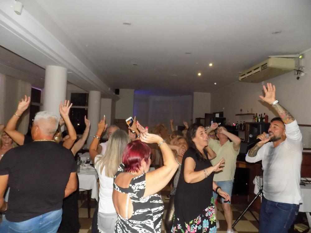 SHOW GUSTAVO SANTILLAN ¨DIA DE LA MUJER¨ EN VIVANCO