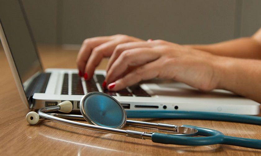 Oficializaron la creación de un programa de digitalización de historias clínicas