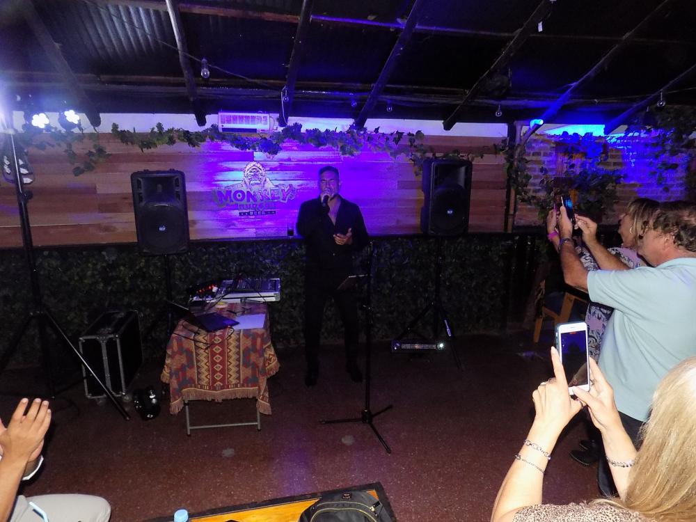 FOTOS SHOW GUSTAVO SANTILLAN EN ¨ THE MONKEY¨ TORCUATO
