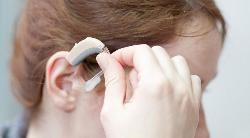 Tratar la pérdida de audición podría reducir el riesgo de demencia